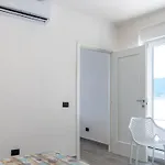 Fronte Mare Trilocale * بورتوفيرّايو