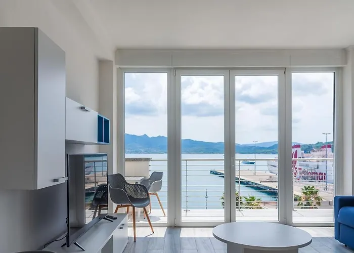 Villa Fronte Mare Trilocale